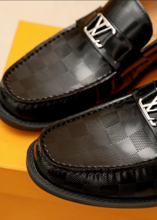 Louis Vuitton Loafer - LL25