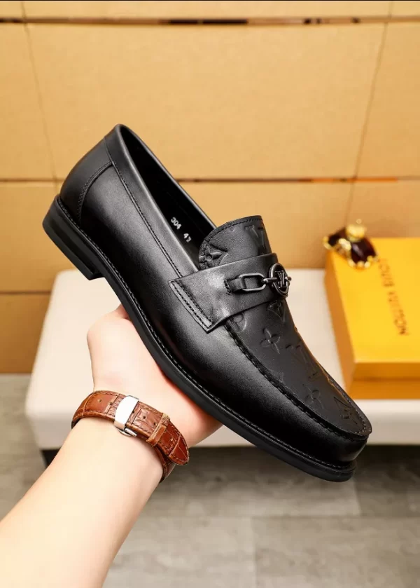 Louis Vuitton Major Loafer - LL09