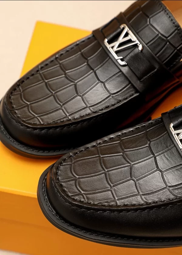 Louis Vuitton Major Loafer - LL27