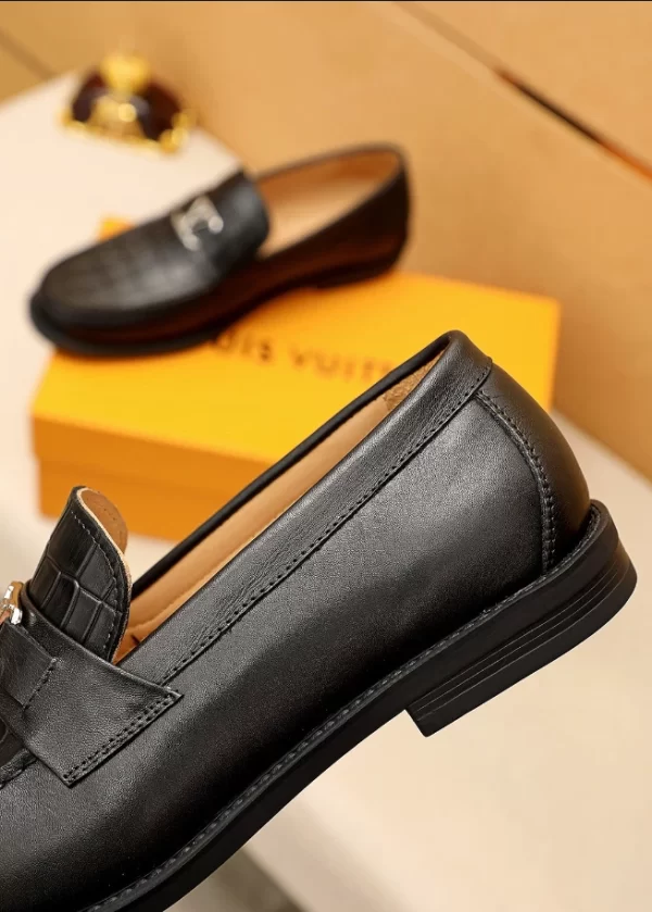 Louis Vuitton Major Loafer - LL27