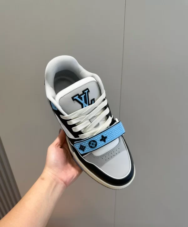 Louis Vuitton Trainer Sneaker In Blue - LS103