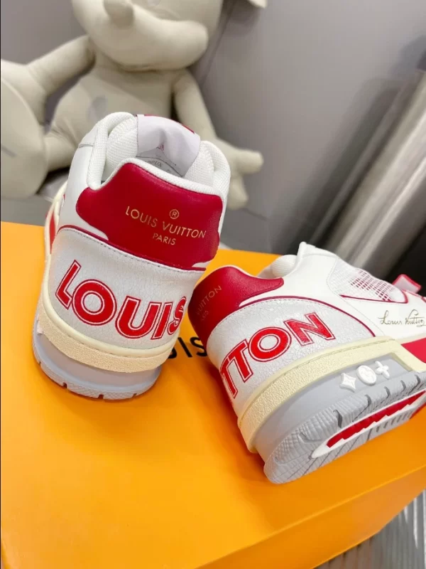 Louis Vuitton Trainer Sneaker - LS110