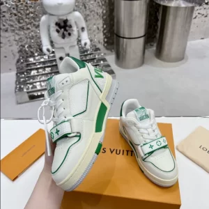 Louis Vuitton Trainer Sneaker - LS111