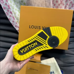 Louis Vuitton Trainer Sneaker - LS120