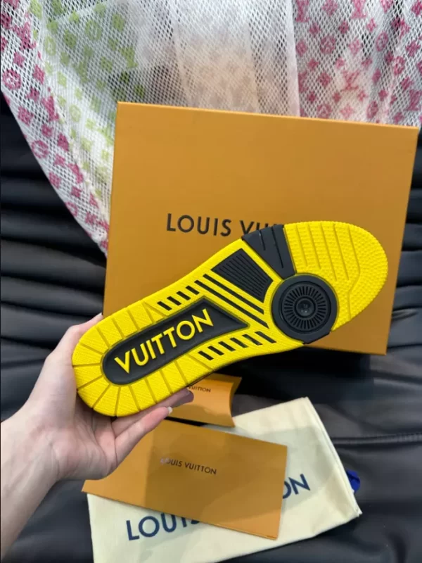 Louis Vuitton Trainer Sneaker - LS120