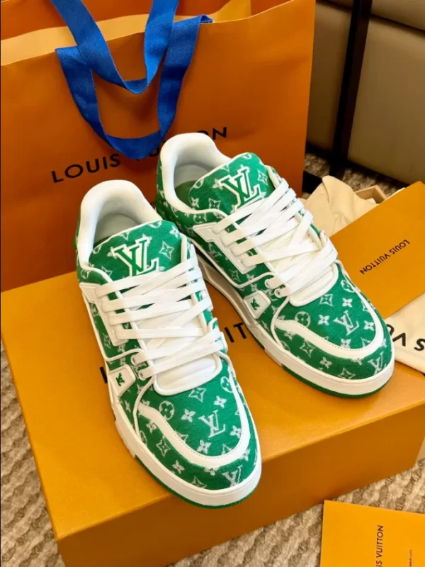 Louis Vuitton Trainer Sneaker in Green - LS116