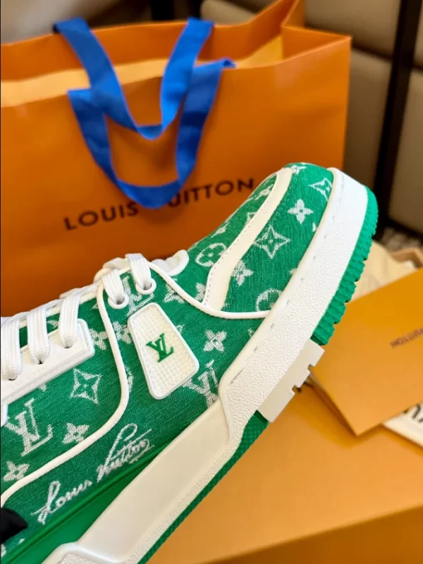 Louis Vuitton Trainer Sneaker in Green - LS116