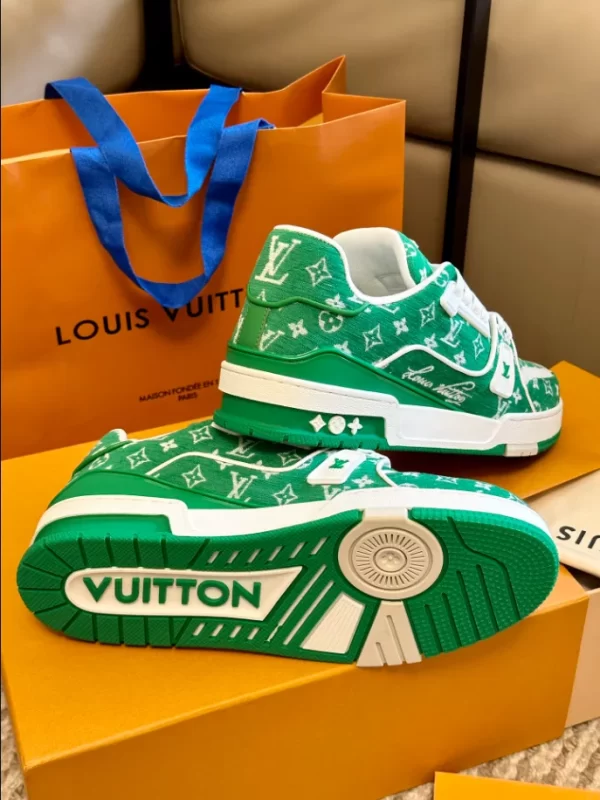 Louis Vuitton Trainer Sneaker in Green - LS116