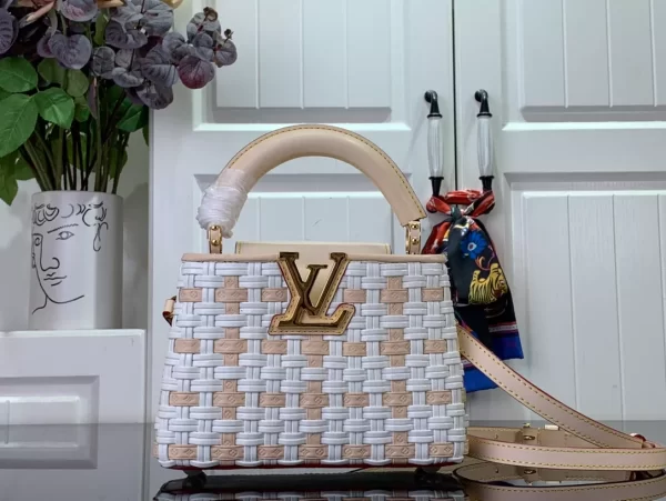 Louis Vuitton Capucines BB Handbag - LH41