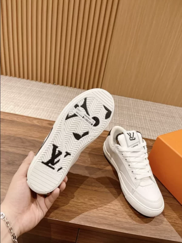 Louis Vuitton Charlie Sneaker - LS142