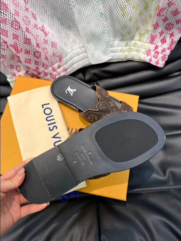 Louis Vuitton Oasis Mule - SL20