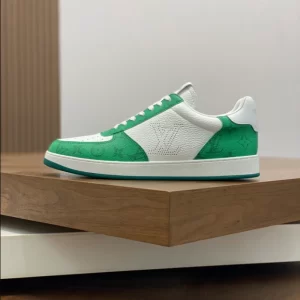 Louis Vuitton Rivoli Sneaker - LS145