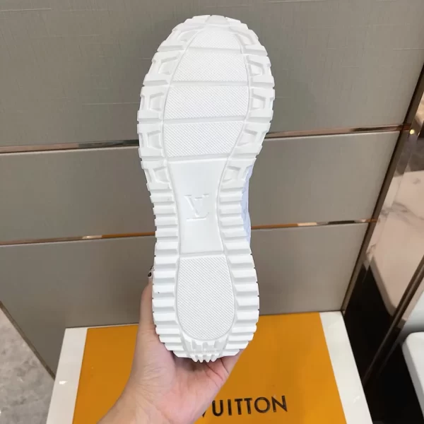 Louis Vuitton Run Away Sneaker - LS122