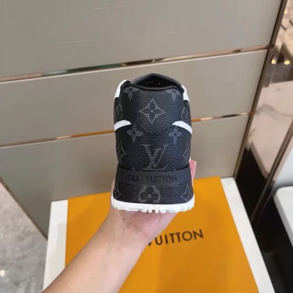 Louis Vuitton Run Away Sneaker - LS122