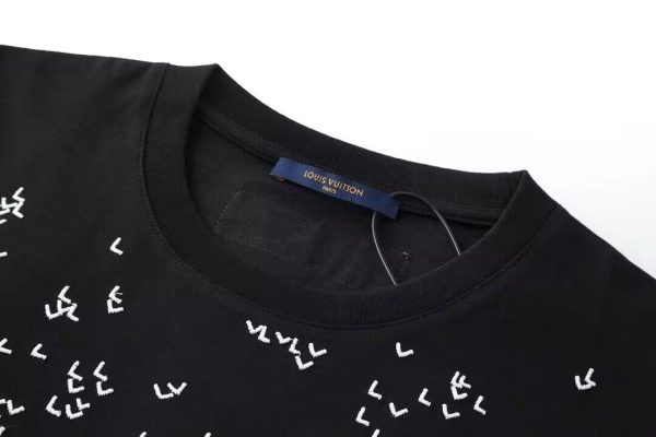 Louis Vuitton T-shirt - LT43