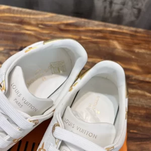 Louis Vuitton Time Out Sneaker - LS134