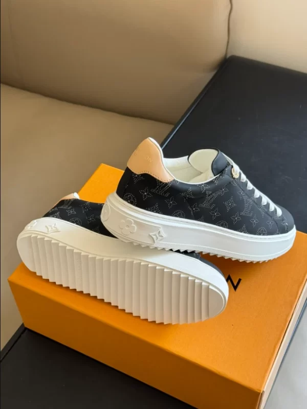 Louis Vuitton Time Out Sneaker - LS149