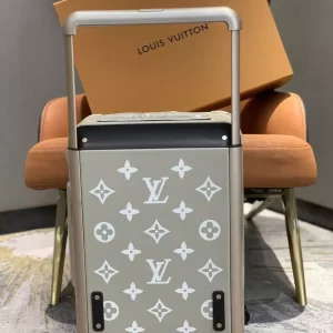 Louis Vuitton Horizon 55 - LD09