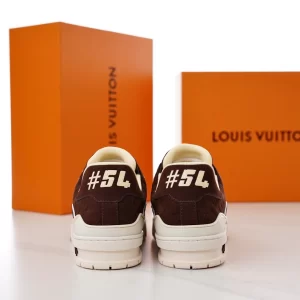 Louis Vuitton Trainer Sneaker - LS153