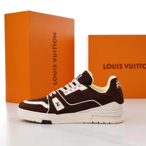 Louis Vuitton Trainer Sneaker - LS153