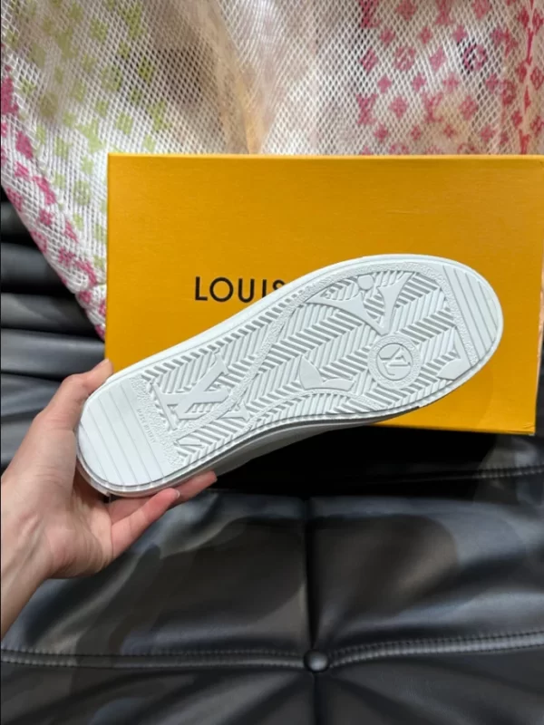 Louis Vuitton Charlie Sneaker - LS161