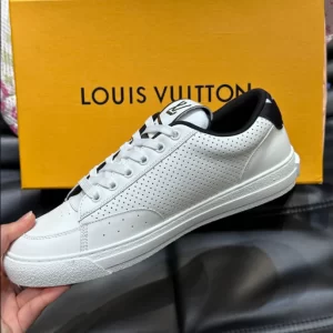 Louis Vuitton Charlie Sneaker - LS161