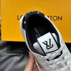 Louis Vuitton Charlie Sneaker - LS161