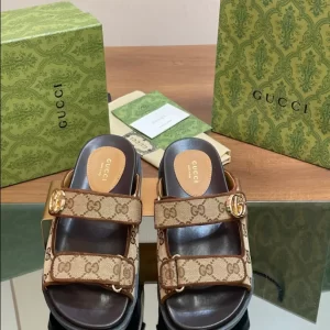 Gucci Sandal with Buckles - SG15