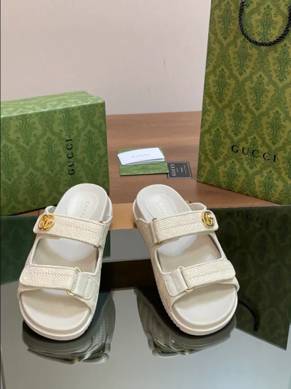 Gucci Sandal with Buckles - SG16