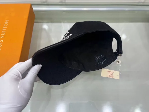 Louis Vuitton Cap - LCH26