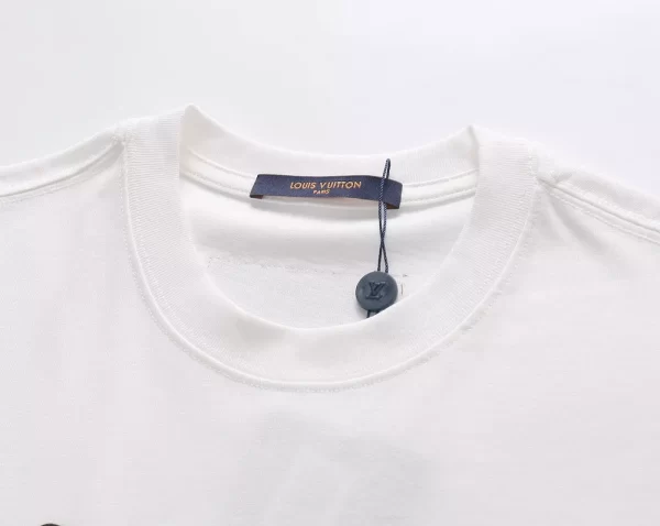 Louis Vuitton T-shirt - LT69