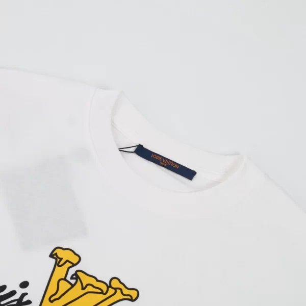 Louis Vuitton T-shirt - LT75