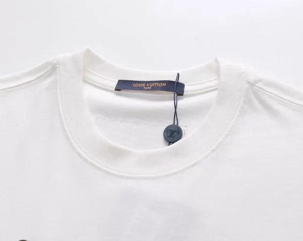 Louis Vuitton T-shirt - LT65