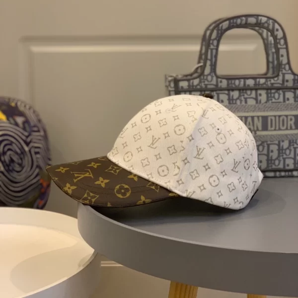 Louis Vuitton Cap - LCH48