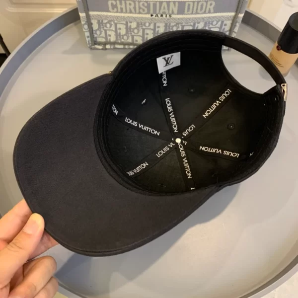 Louis Vuitton Cap - LCH45