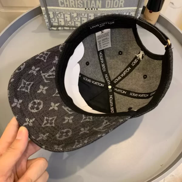 Louis Vuitton Cap - LCH41