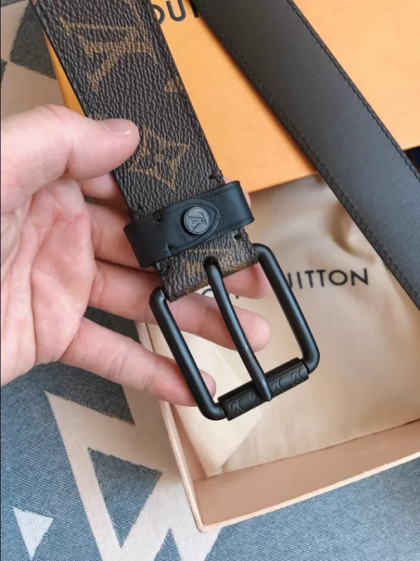 Louis Vuitton Belt - LB27