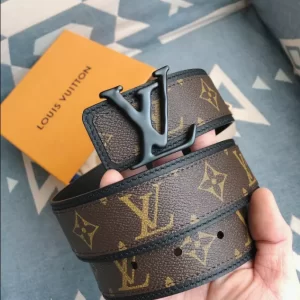 Louis Vuitton Belt - LB31