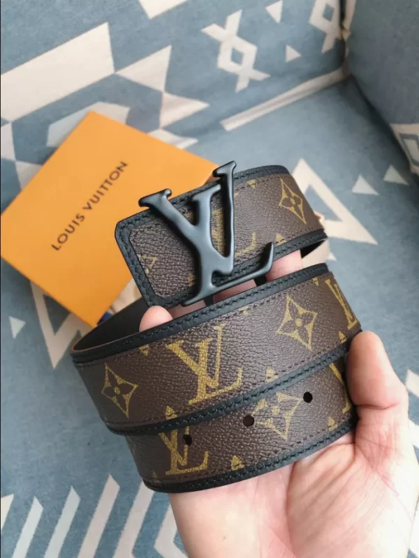 Louis Vuitton Belt - LB31