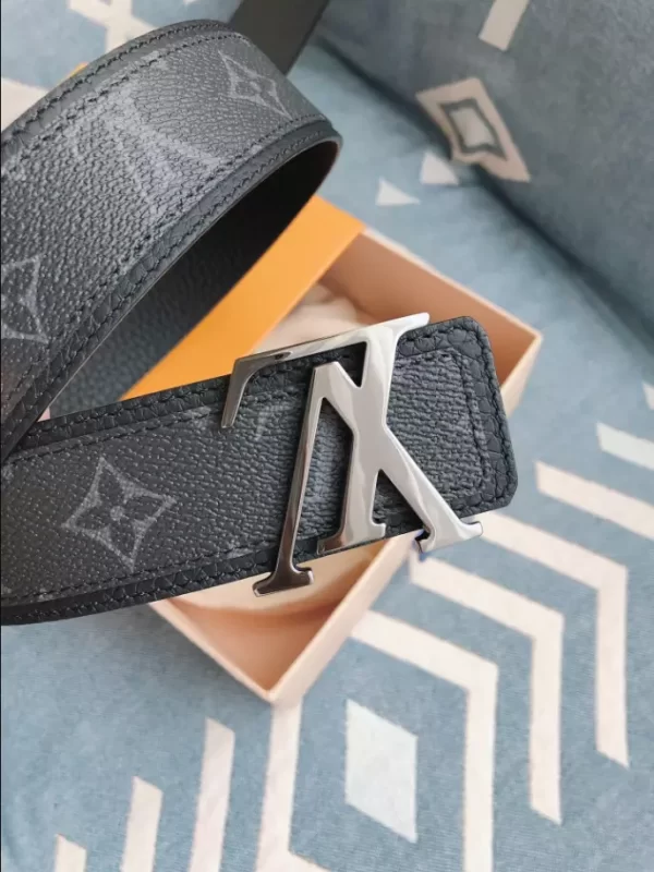 Louis Vuitton Belt - LB30