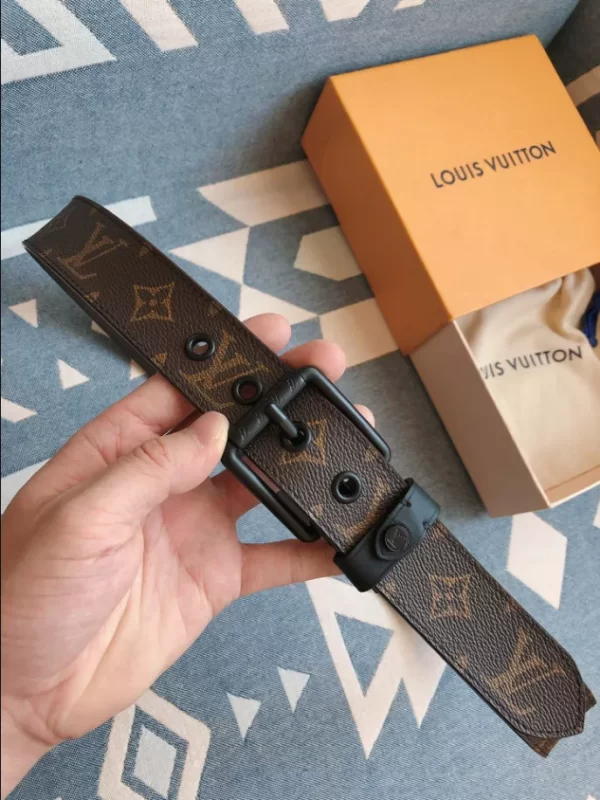 Louis Vuitton Belt - LB27