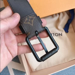 Louis Vuitton Belt - LB27