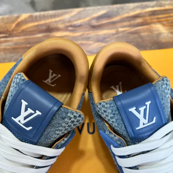 Louis Vuitton Trainer Sneaker - LS196