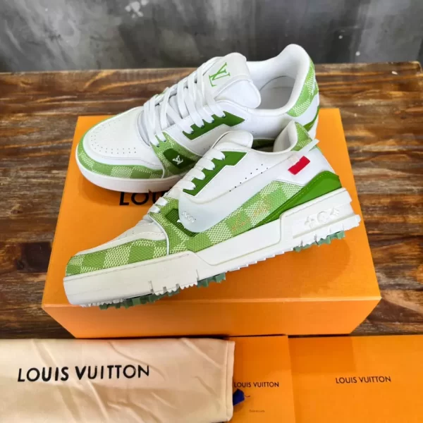 Louis Vuitton Trainer Sneaker - LS198