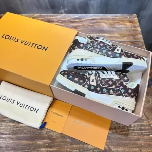 Louis Vuitton Trainer Sneaker - LS207