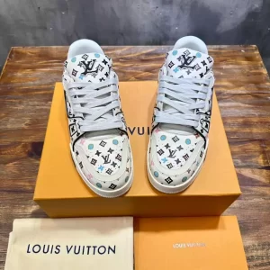 Louis Vuitton Trainer Sneaker - LS208