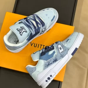 Louis Vuitton Trainer Sneaker - LS209