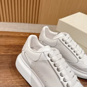 Alexander McQueen Oversized Sneaker - AS16