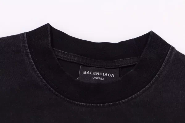 Balenciaga T-Shirt - BT44