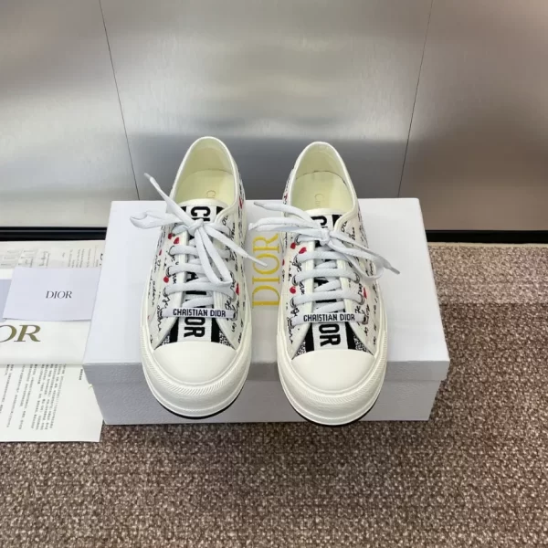 Dioramour Walk'n'Dior Platform Sneaker - DS137